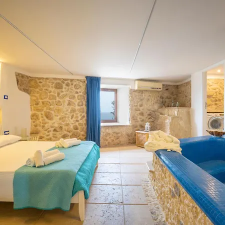 Luna Exclusive * Tropea