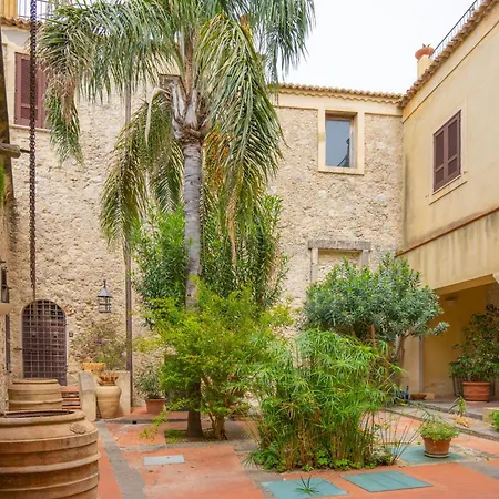 Luna Exclusive * Tropea